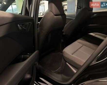 Черный Ауди Q4 e-tron, объемом двигателя 0 л и пробегом 52 тыс. км за 26900 $, фото 28 на Automoto.ua