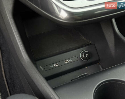 Черный Ауди Q4 e-tron, объемом двигателя 0 л и пробегом 99 тыс. км за 23600 $, фото 69 на Automoto.ua