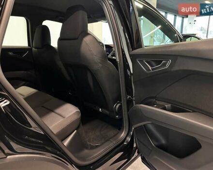 Черный Ауди Q4 e-tron, объемом двигателя 0 л и пробегом 52 тыс. км за 26900 $, фото 30 на Automoto.ua