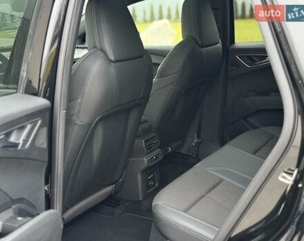 Черный Ауди Q4 e-tron, объемом двигателя 0 л и пробегом 99 тыс. км за 23600 $, фото 95 на Automoto.ua