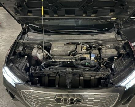 Черный Ауди Q4 e-tron, объемом двигателя 0 л и пробегом 21 тыс. км за 34500 $, фото 6 на Automoto.ua