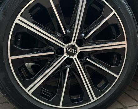 Черный Ауди Q4 e-tron, объемом двигателя 0 л и пробегом 81 тыс. км за 28700 $, фото 19 на Automoto.ua