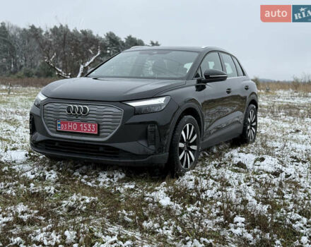 Черный Ауди Q4 e-tron, объемом двигателя 0 л и пробегом 33 тыс. км за 23999 $, фото 2 на Automoto.ua