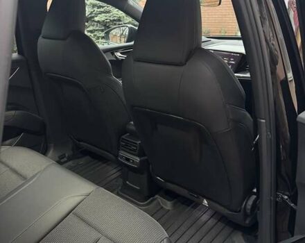 Черный Ауди Q4 e-tron, объемом двигателя 0 л и пробегом 81 тыс. км за 28700 $, фото 18 на Automoto.ua