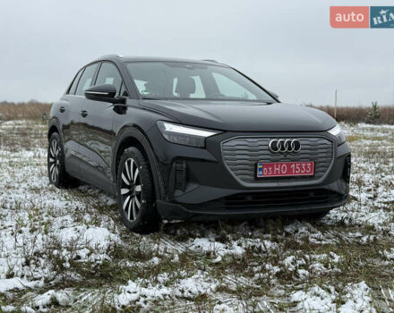 Черный Ауди Q4 e-tron, объемом двигателя 0 л и пробегом 33 тыс. км за 23999 $, фото 3 на Automoto.ua