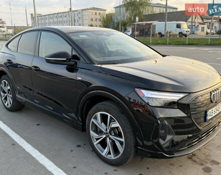 Чорний Ауді Q4 e-tron, об'ємом двигуна 0 л та пробігом 24 тис. км за 28700 $, фото 4 на Automoto.ua