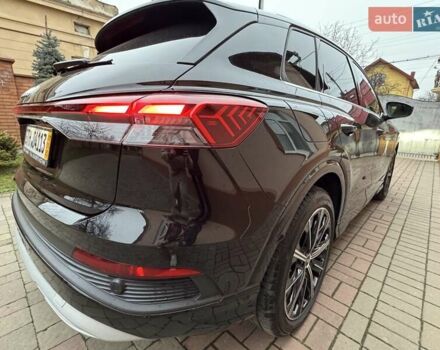 Черный Ауди Q4 e-tron, объемом двигателя 0 л и пробегом 81 тыс. км за 28700 $, фото 4 на Automoto.ua