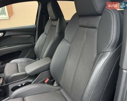 Черный Ауди Q4 e-tron, объемом двигателя 0 л и пробегом 81 тыс. км за 28700 $, фото 13 на Automoto.ua