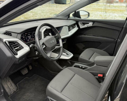 Черный Ауди Q4 e-tron, объемом двигателя 0 л и пробегом 33 тыс. км за 23999 $, фото 29 на Automoto.ua