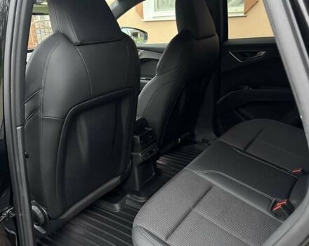 Черный Ауди Q4 e-tron, объемом двигателя 0 л и пробегом 81 тыс. км за 28700 $, фото 16 на Automoto.ua