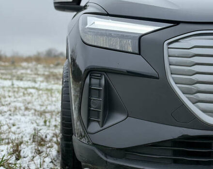 Черный Ауди Q4 e-tron, объемом двигателя 0 л и пробегом 33 тыс. км за 23999 $, фото 6 на Automoto.ua