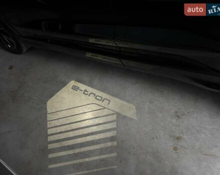 Черный Ауди Q4 e-tron, объемом двигателя 0 л и пробегом 81 тыс. км за 28700 $, фото 20 на Automoto.ua