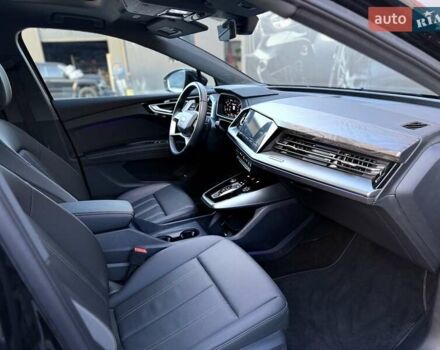 Чорний Ауді Q4 e-tron, об'ємом двигуна 0 л та пробігом 1 тис. км за 30999 $, фото 73 на Automoto.ua