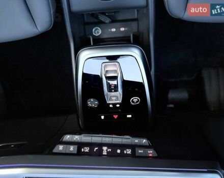 Чорний Ауді Q4 e-tron, об'ємом двигуна 0 л та пробігом 1 тис. км за 30999 $, фото 79 на Automoto.ua