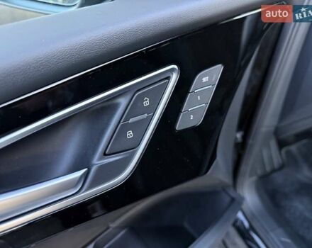 Чорний Ауді Q4 e-tron, об'ємом двигуна 0 л та пробігом 1 тис. км за 30999 $, фото 37 на Automoto.ua