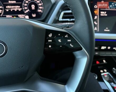 Чорний Ауді Q4 e-tron, об'ємом двигуна 0 л та пробігом 1 тис. км за 30999 $, фото 49 на Automoto.ua