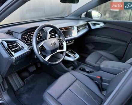 Чорний Ауді Q4 e-tron, об'ємом двигуна 0 л та пробігом 1 тис. км за 30999 $, фото 41 на Automoto.ua