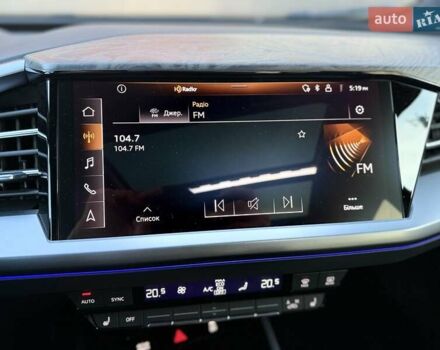 Чорний Ауді Q4 e-tron, об'ємом двигуна 0 л та пробігом 1 тис. км за 30999 $, фото 56 на Automoto.ua
