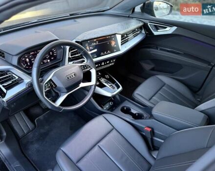Чорний Ауді Q4 e-tron, об'ємом двигуна 0 л та пробігом 1 тис. км за 30999 $, фото 46 на Automoto.ua