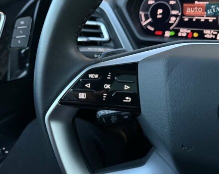 Чорний Ауді Q4 e-tron, об'ємом двигуна 0 л та пробігом 1 тис. км за 30999 $, фото 96 на Automoto.ua