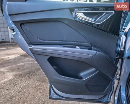Ауді Q4 e-tron 2024 у Києві на Automoto.ua Чорний Ауді Q4 e-tron, об'ємом двигуна 0 л та пробігом 11 тис. км за 29500 $, фото 23 на Automoto.ua