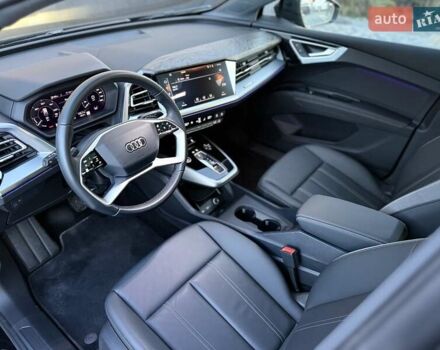 Чорний Ауді Q4 e-tron, об'ємом двигуна 0 л та пробігом 1 тис. км за 30999 $, фото 45 на Automoto.ua