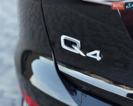 Чорний Ауді Q4 e-tron, об'ємом двигуна 0 л та пробігом 1 тис. км за 30999 $, фото 28 на Automoto.ua