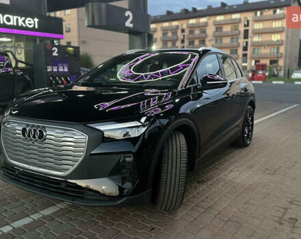 Чорний Ауді Q4 e-tron, об'ємом двигуна 0 л та пробігом 20 тис. км за 25500 $, фото 2 на Automoto.ua