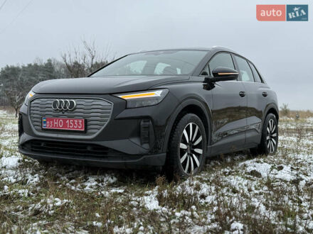 Черный Ауди Q4 e-tron, объемом двигателя 0 л и пробегом 33 тыс. км за 23999 $, фото 1 на Automoto.ua