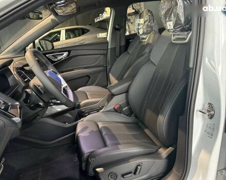 Ауди Q4 e-tron, объемом двигателя 4.25 л и пробегом 1 тыс. км за 31990 $, фото 10 на Automoto.ua