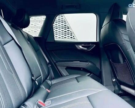 Ауди Q4 e-tron, объемом двигателя 0 л и пробегом 6 тыс. км за 27000 $, фото 6 на Automoto.ua