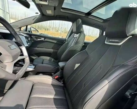 Ауди Q4 e-tron, объемом двигателя 0 л и пробегом 5 тыс. км за 26900 $, фото 7 на Automoto.ua