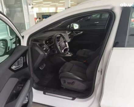 Ауди Q4 e-tron, объемом двигателя 0 л и пробегом 25 тыс. км за 26500 $, фото 14 на Automoto.ua