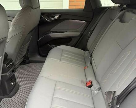 Ауди Q4 e-tron, объемом двигателя 0 л и пробегом 33 тыс. км за 27399 $, фото 11 на Automoto.ua