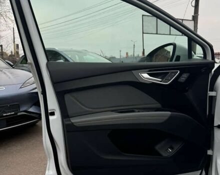 Ауди Q4 e-tron, объемом двигателя 0 л и пробегом 25 тыс. км за 26500 $, фото 16 на Automoto.ua