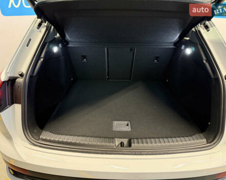 Ауди Q4 e-tron, объемом двигателя 0 л и пробегом 26 тыс. км за 29900 $, фото 10 на Automoto.ua