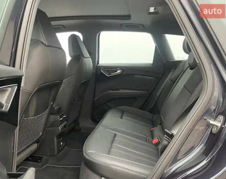 Ауди Q4 e-tron, объемом двигателя 0 л и пробегом 15 тыс. км за 25999 $, фото 11 на Automoto.ua