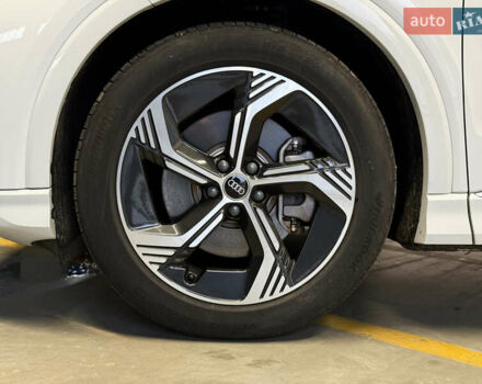 Ауди Q4 e-tron, объемом двигателя 0 л и пробегом 26 тыс. км за 29900 $, фото 15 на Automoto.ua