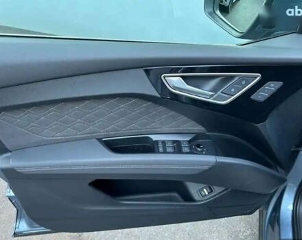 Ауди Q4 e-tron, объемом двигателя 0 л и пробегом 17 тыс. км за 29500 $, фото 6 на Automoto.ua