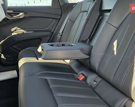 купити нове авто Ауді Q4 e-tron 2024 року від офіційного дилера Максим Путрівка Ауді фото