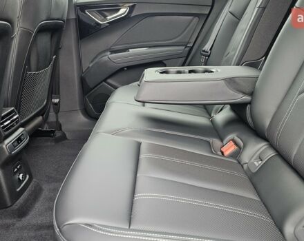 купить новое авто Ауди Q4 e-tron 2025 года от официального дилера Максим Путрівка Ауди фото