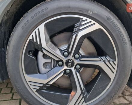купить новое авто Ауди Q4 e-tron 2025 года от официального дилера Макс Ауди фото