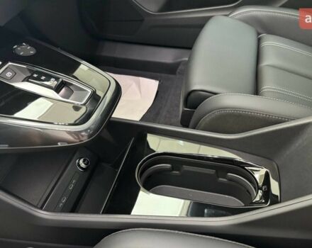 купить новое авто Ауди Q4 e-tron 2025 года от официального дилера E-SKM Ауди фото