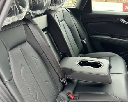 купить новое авто Ауди Q4 e-tron 2025 года от официального дилера Олег Львів Ауди фото