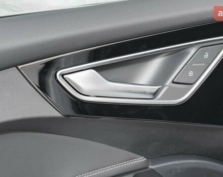 купить новое авто Ауди Q4 e-tron 2025 года от официального дилера Константин Альперович Ауди фото