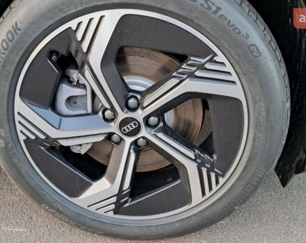 купить новое авто Ауди Q4 e-tron 2025 года от официального дилера E-SKM Позняки Ауди фото