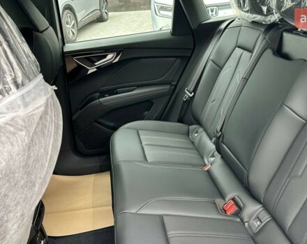 купити нове авто Ауді Q4 e-tron 2025 року від офіційного дилера Олег Львів Ауді фото