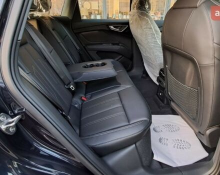купить новое авто Ауди Q4 e-tron 2025 года от официального дилера E-SKM Позняки Ауди фото