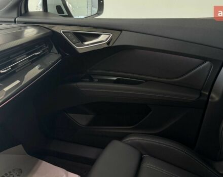 купить новое авто Ауди Q4 e-tron 2025 года от официального дилера E-SKM Ауди фото