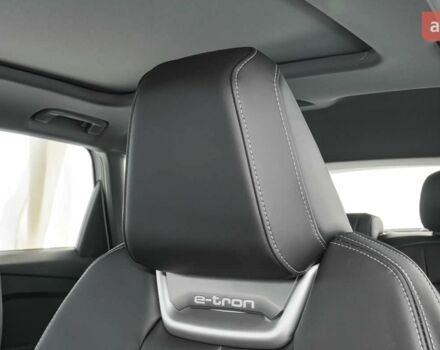 купить новое авто Ауди Q4 e-tron 2025 года от официального дилера Константин Альперович Ауди фото